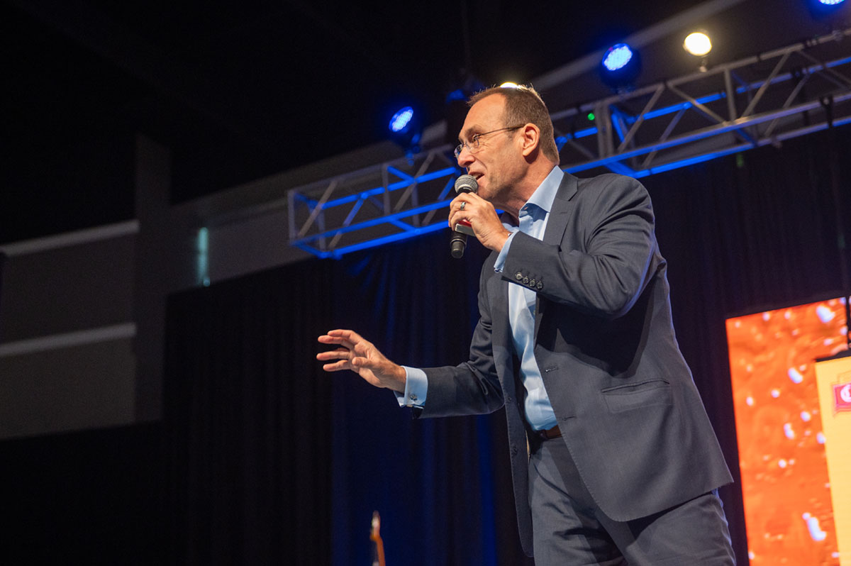 How to Connect With Your Audience When You Give Presentations