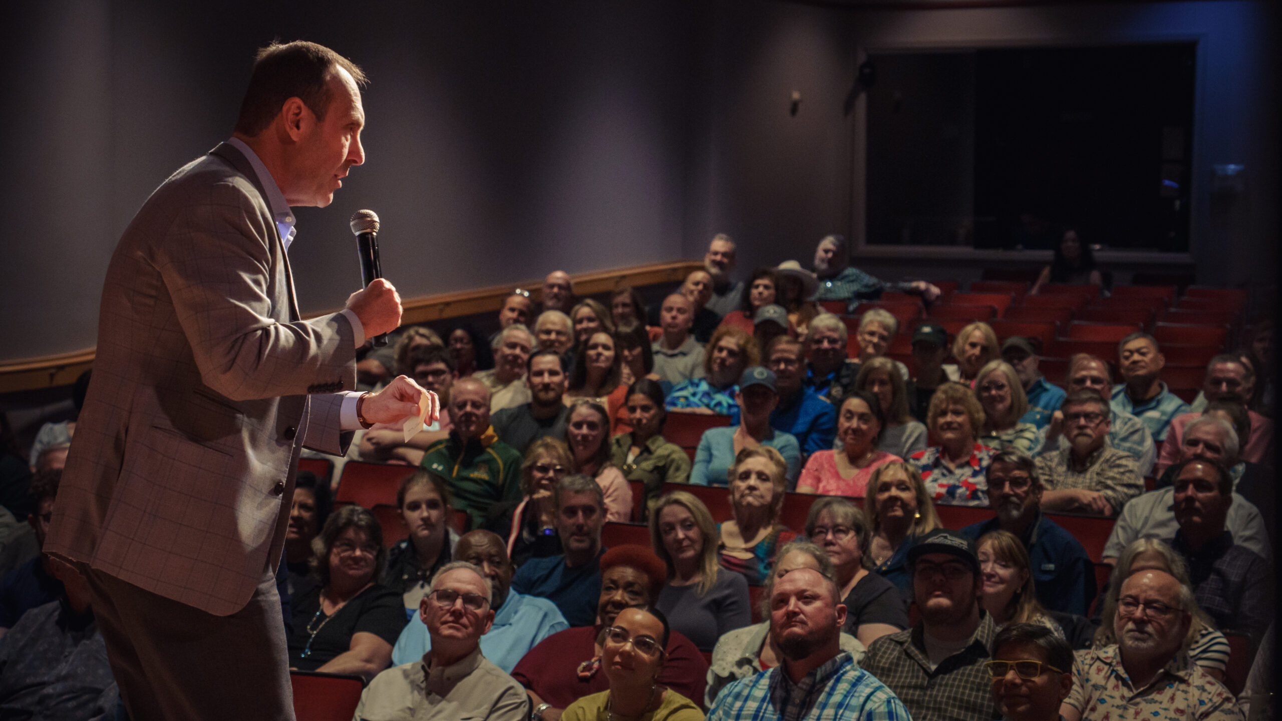 Chicago-based keynote speaker Christopher Carter engaging an audience while discussing leadership, communication, and the importance of support networks.dsc06732
